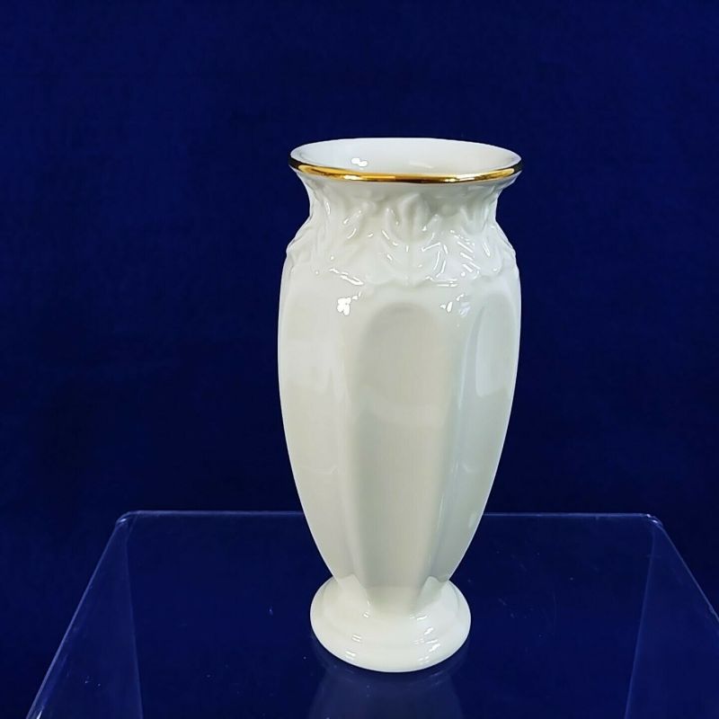 Lenox Vase Gold Trim